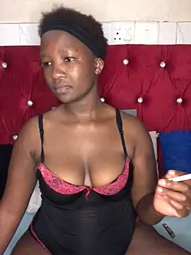 Snapshot of MissREAHx chatting on 9, 10, 2025 MissREAHx online show from 9, 10, 2025