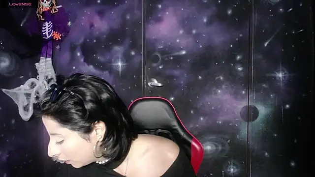 CristaldelLeon s online show from 18, 10, 2025