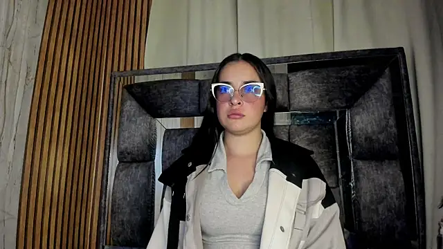 Snapshot of Cherry__Hot chatting on 24, 11, 2025 Cherry Hot online show from 24, 11, 2025