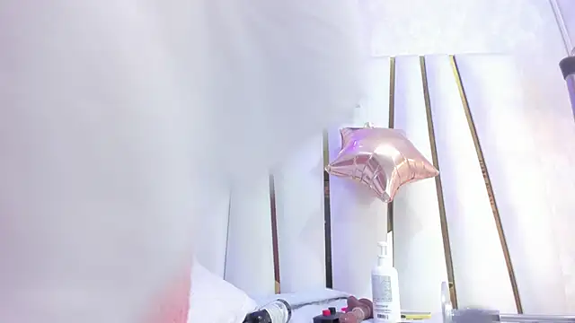 juliette pretty  online show from 24, 3, 2026