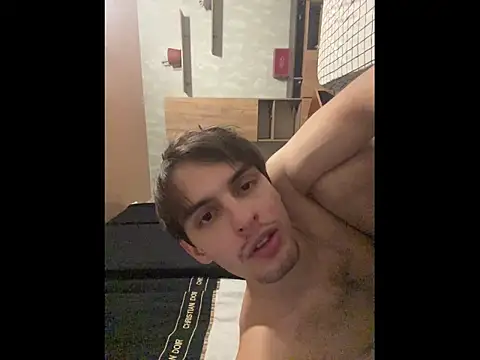 Snapshot of elliot_scott chatting on 15, 12, 2025 elliot scott online show from 15, 12, 2025