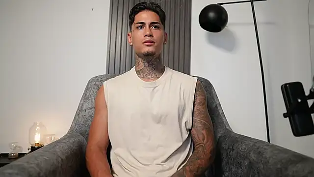 AxelVilla  online show from 16, 10, 2025