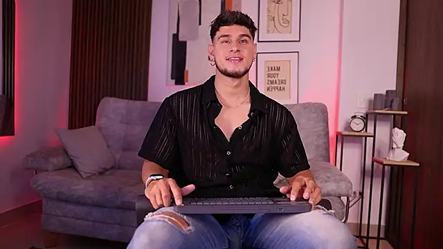 Snapshot of DaviesBrown chatting on 20, 9, 2025 DaviesBrown online show from 20, 9, 2025