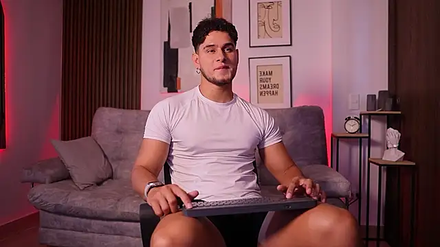 Snapshot of DaviesBrown chatting on 29, 9, 2025 DaviesBrown online show from 29, 9, 2025