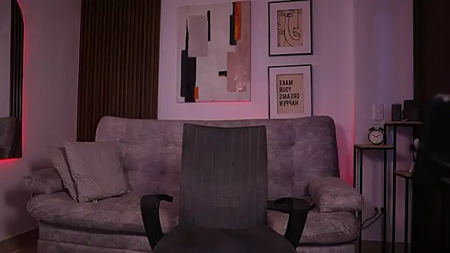 Snapshot of DaviesBrown chatting on 10, 10, 2025 DaviesBrown online show from 10, 10, 2025