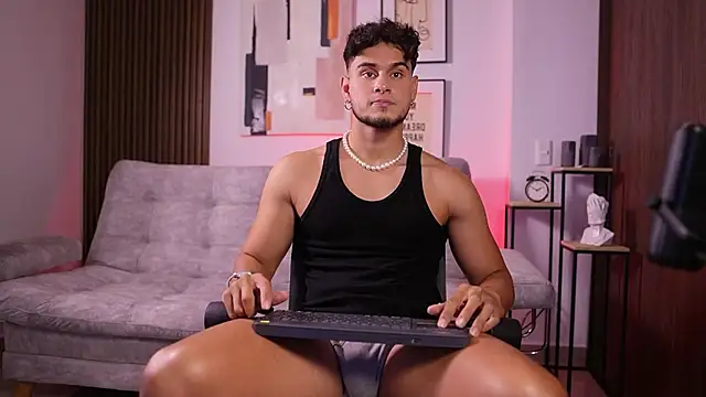 Snapshot of DaviesBrown chatting on 24, 10, 2025 DaviesBrown online show from 24, 10, 2025