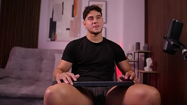 Snapshot of DaviesBrown chatting on 5, 1, 2026 DaviesBrown online show from 5, 1, 2026