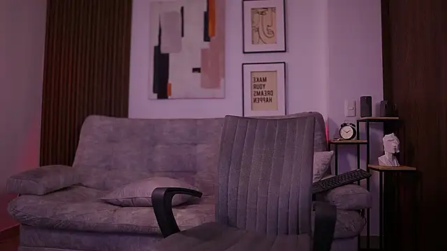 Snapshot of DaviesBrown chatting on 2, 2, 2026 DaviesBrown online show from 2, 2, 2026