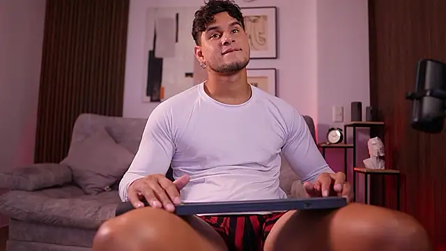 Snapshot of DaviesBrown chatting on 10, 2, 2026 DaviesBrown online show from 10, 2, 2026