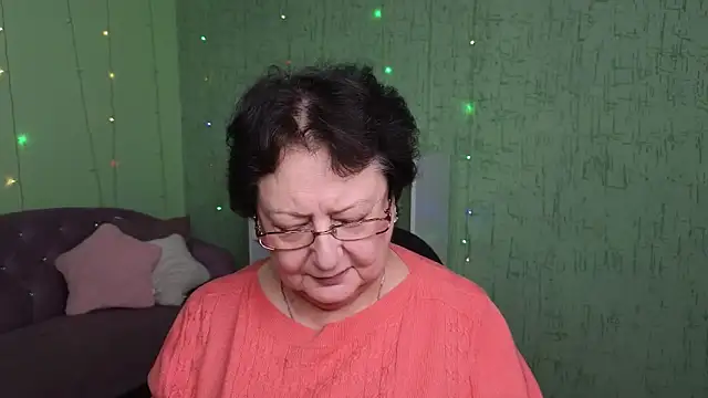 Margo Moll online show from 22, 11, 2025