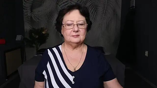 Margo Moll online show from 26, 11, 2025