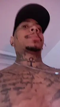 Snapshot of David_tatto1 chatting on 15, 11, 2025 David tatto1 online show from 15, 11, 2025