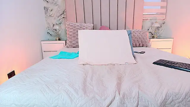 celeste moonx online show from 18, 11, 2025