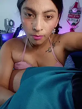 Fox Roxxan online show from 4, 12, 2025