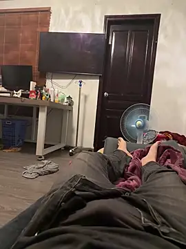 Snapshot of Tunphamdzai chatting on 19, 12, 2025 Tunphamdzai online show from 19, 12, 2025