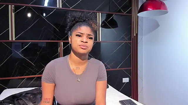 HannyThompson online show from 5, 11, 2025