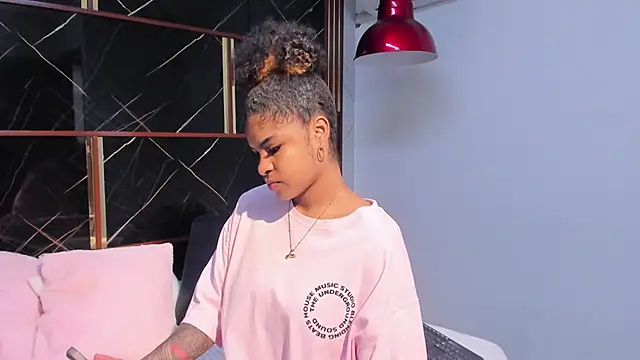 HannyThompson online show from 19, 11, 2025