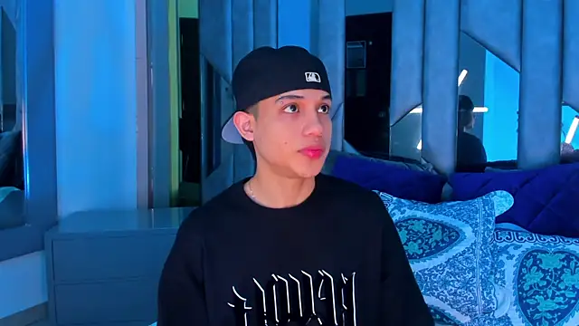 Snapshot of Sebax_Young chatting on 19, 9, 2025 Sebax Young online show from 19, 9, 2025