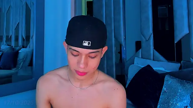 Snapshot of Sebax_Young chatting on 17, 10, 2025 Sebax Young online show from 17, 10, 2025