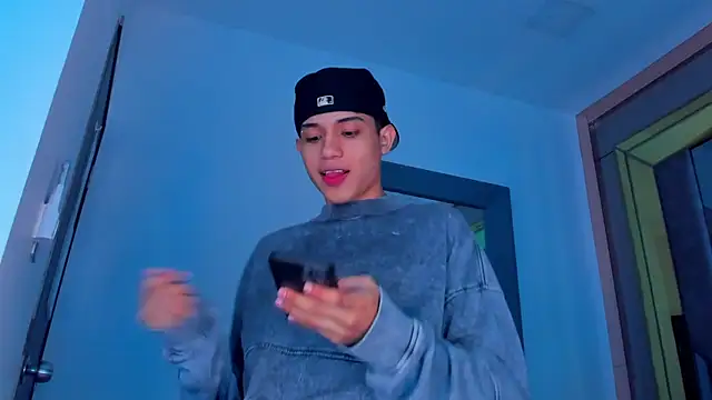 Snapshot of Sebax_Young chatting on 6, 11, 2025 Sebax Young online show from 6, 11, 2025