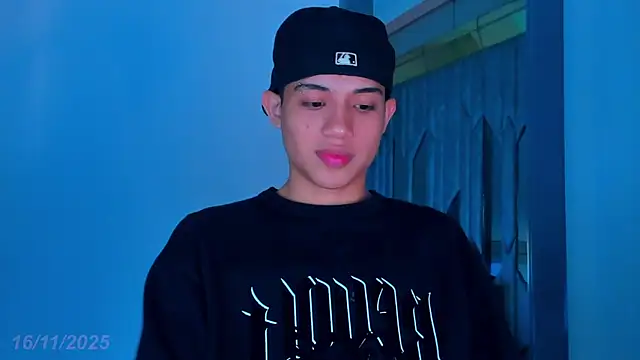 Snapshot of Sebax_Young chatting on 16, 11, 2025 Sebax Young online show from 16, 11, 2025