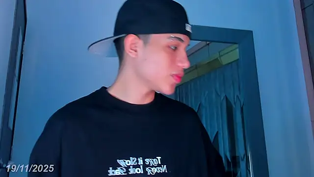 Snapshot of Sebax_Young chatting on 19, 11, 2025 Sebax Young online show from 19, 11, 2025