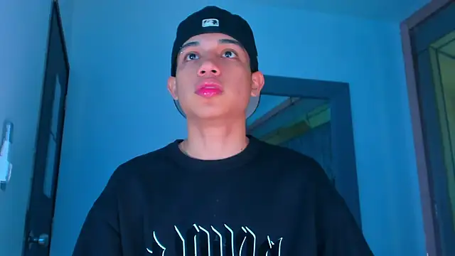 Snapshot of Sebax_Young chatting on 30, 11, 2025 Sebax Young online show from 30, 11, 2025