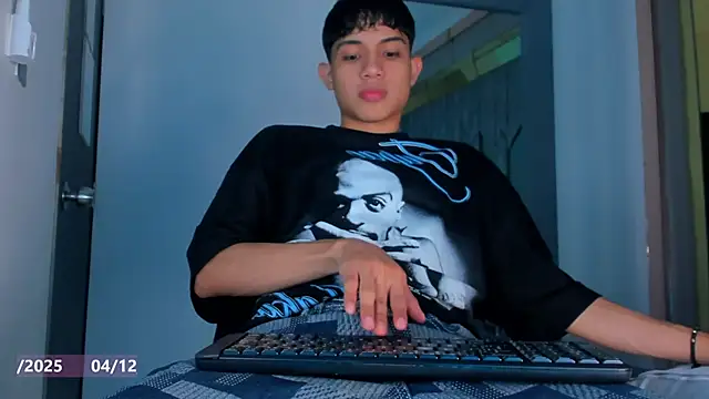 Snapshot of Sebax_Young chatting on 4, 12, 2025 Sebax Young online show from 4, 12, 2025