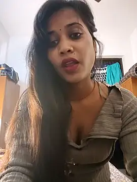 cute radhikaa online show from 23, 10, 2025
