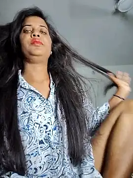 cute radhikaa online show from 2, 4, 2026