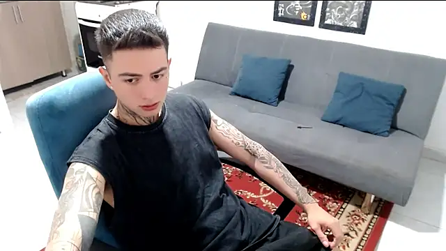 Snapshot of santii_ss chatting on 19, 12, 2025 santii ss online show from 19, 12, 2025