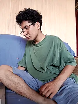 LecheDeSoya666 online show from 23, 9, 2025