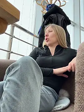 Snapshot of VintageBlue chatting on 4, 3, 2026 VintageBlue online show from 4, 3, 2026