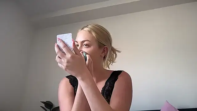 Kitty Swetty online show from 6, 5, 2026