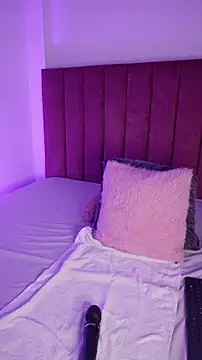 Snapshot of RominaaReyes chatting on 13, 11, 2025 RominaaReyes online show from 13, 11, 2025