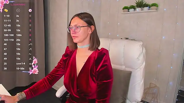 Snapshot of Elina_Gravess chatting on 3, 10, 2025 Elina Gravess online show from 3, 10, 2025