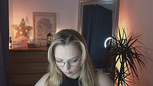 Snapshot of marrygrayes chatting on 21, 1, 2025 marrygrayes online show from 21, 1, 2025