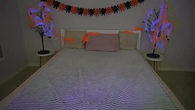 Snapshot of IvyLaurent chatting on 31, 10, 2025 IvyLaurent online show from 31, 10, 2025