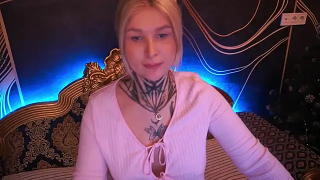 Snapshot of IvyLaurent chatting on 18, 12, 2025 IvyLaurent online show from 18, 12, 2025