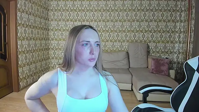 Snapshot of Vi_Luxy chatting on 9, 5, 2026 Vi Luxy online show from 9, 5, 2026