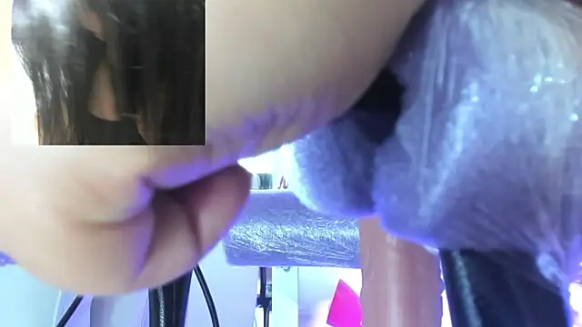 Snapshot of Clunita chatting on 29, 4, 2026 Clunita online show from 29, 4, 2026