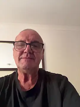 Snapshot of mke1874 chatting on 15, 10, 2025 mke1874 online show from 15, 10, 2025