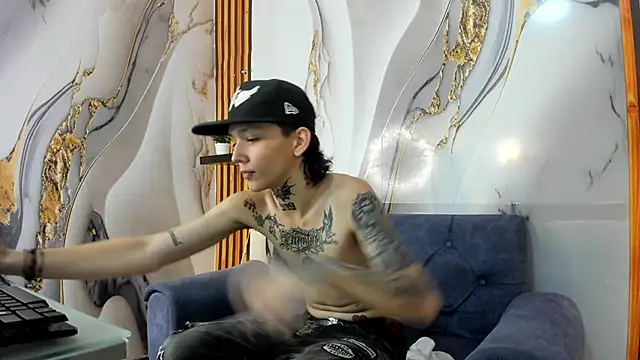 Snapshot of StraightBoy_Nick chatting on 14, 9, 2025 StraightBoy Nick online show from 14, 9, 2025