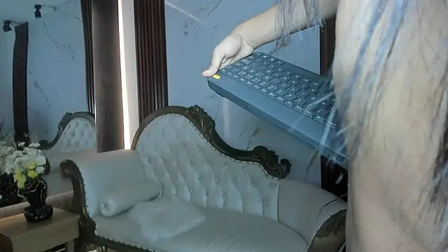 CoralieBronson online show from 10, 10, 2025