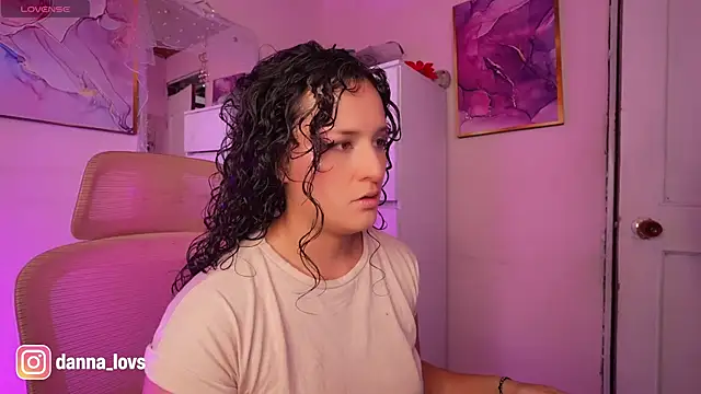 Dannaa Lovs online show from 25, 5, 2026