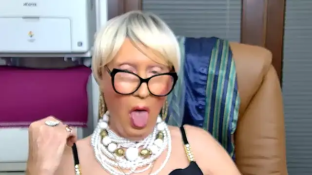 Snapshot of ROBY_SWEETHOT chatting on 27, 10, 2025 ROBY SWEETHOT online show from 27, 10, 2025