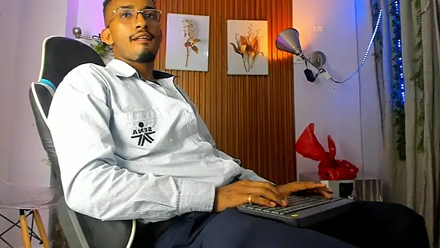 Darwin mayo online show from 26, 9, 2025