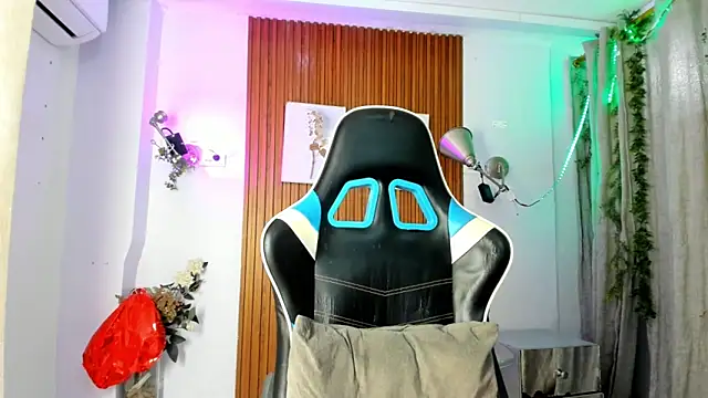 Darwin mayo online show from 7, 10, 2025