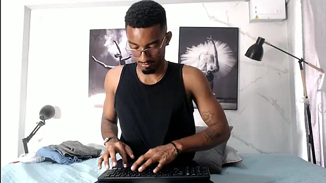 Darwin mayo online show from 10, 11, 2025