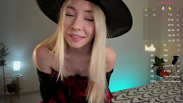 Snapshot of DanaCandy chatting on 31, 10, 2025 DanaCandy online show from 31, 10, 2025